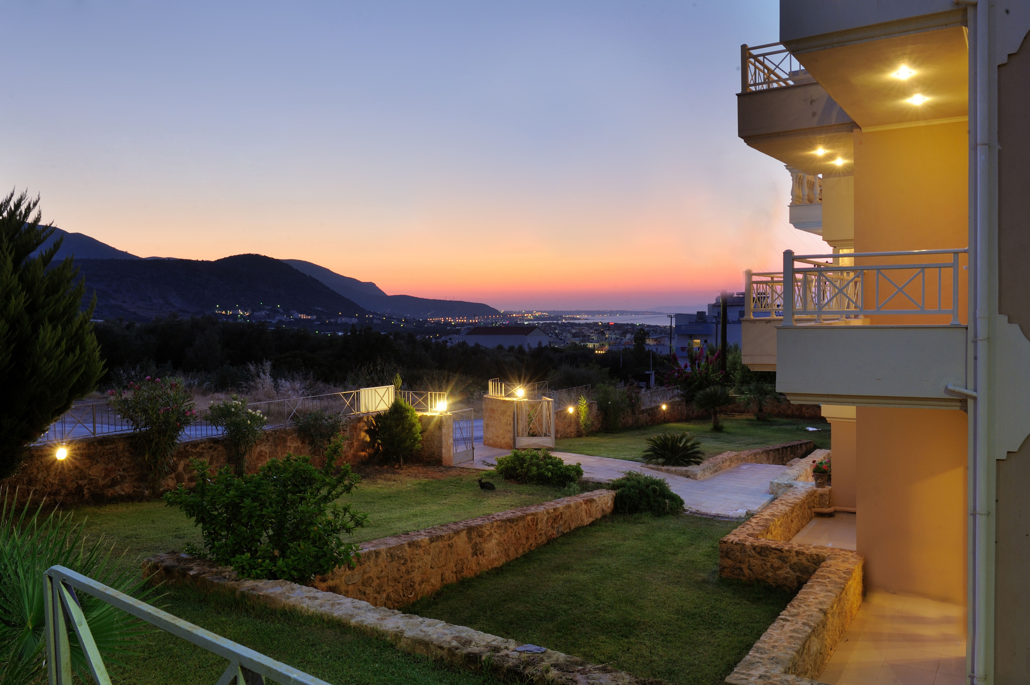 Notos Heights Hotel & Suites