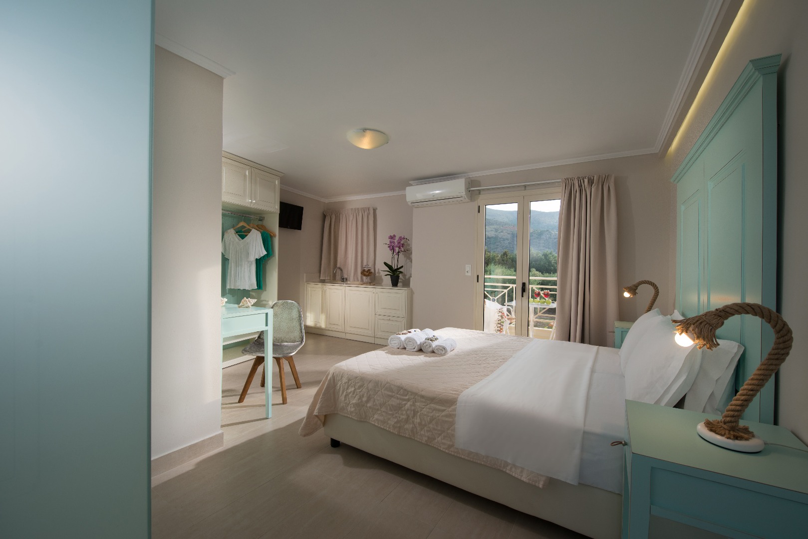 Notos Heights Hotel & Suites