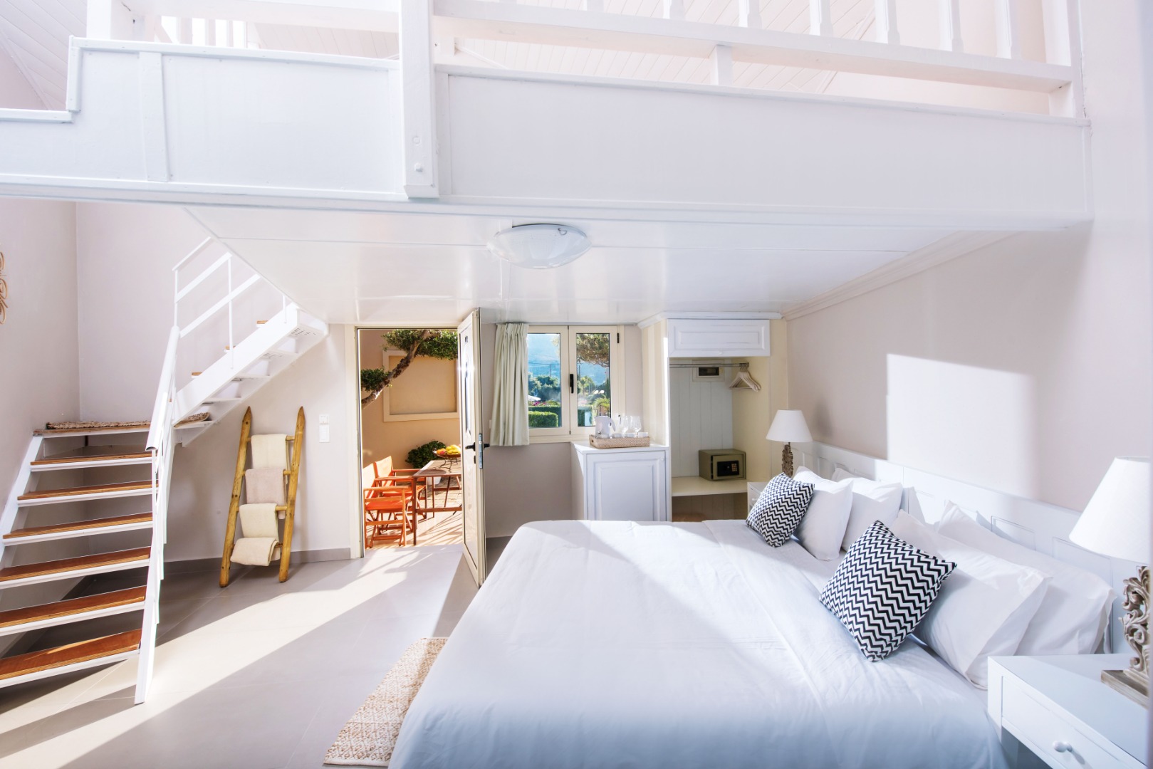 Notos Heights Hotel & Suites